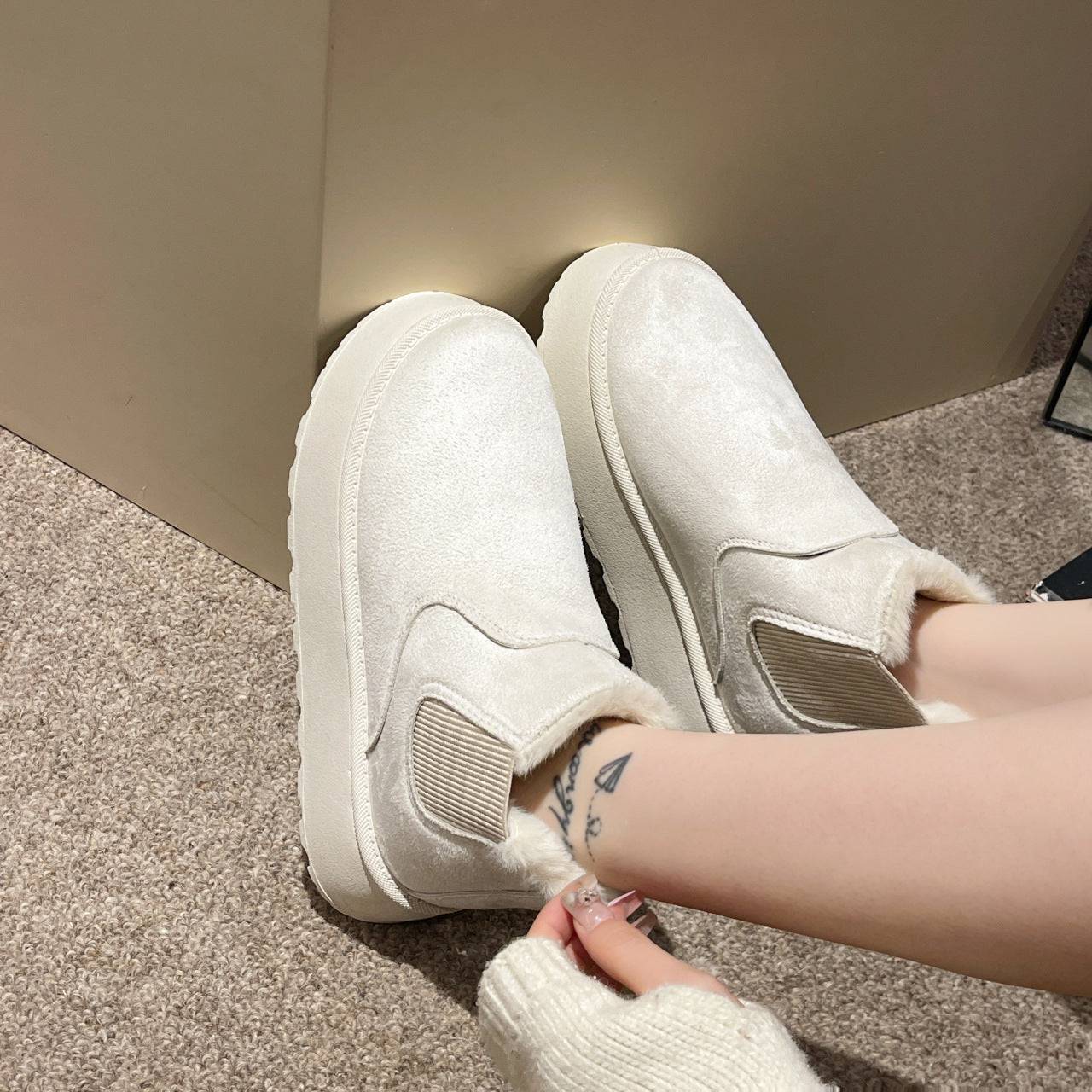 Women's Plush Boots Winter Warm Fleece Thick Flats Snow Boots Fashion Shoes - ALL-IN-ONE GENSTORE & SERVICES