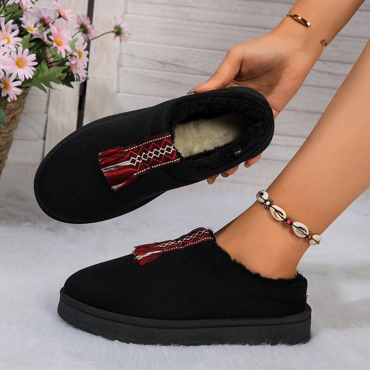 Zapatillas de casa de felpa de invierno, zapatillas de jardín de gamuza planas con punta redonda a la moda, pantuflas de dormitorio cálidas para interiores para mujer