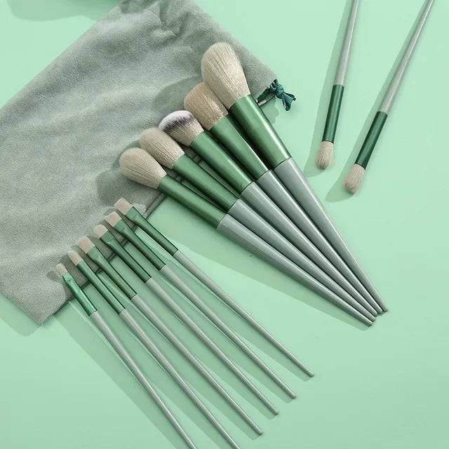 Incredible Makeup & Eyeshadow Brush Set with Essential Tools Bag