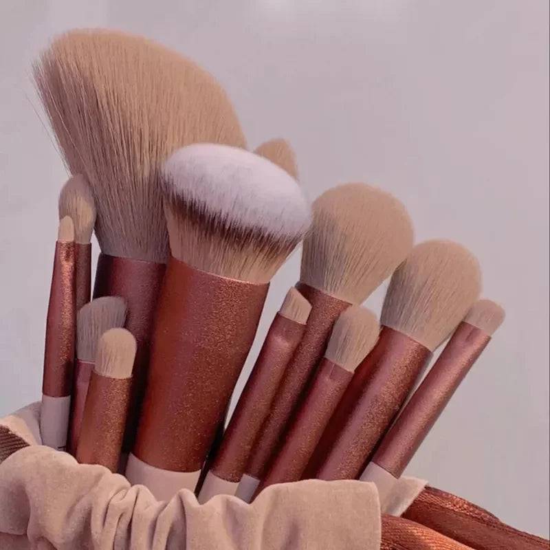 Incredible Makeup & Eyeshadow Brush Set with Essential Tools Bag